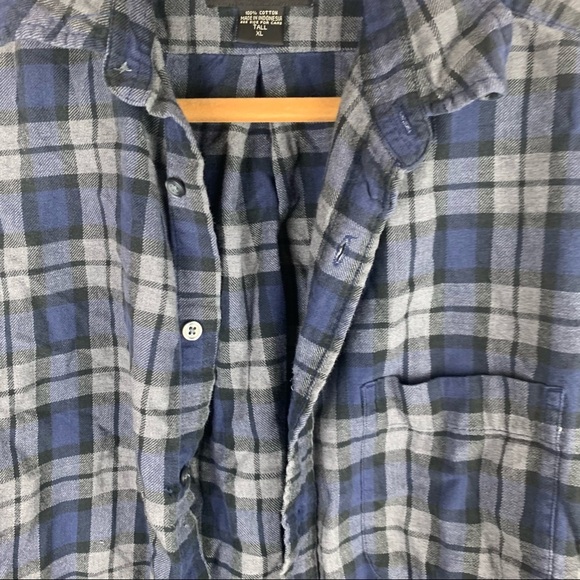 Eddie Bauer Navy Blue Plaid Button Up Shirt - Picture 2 of 8